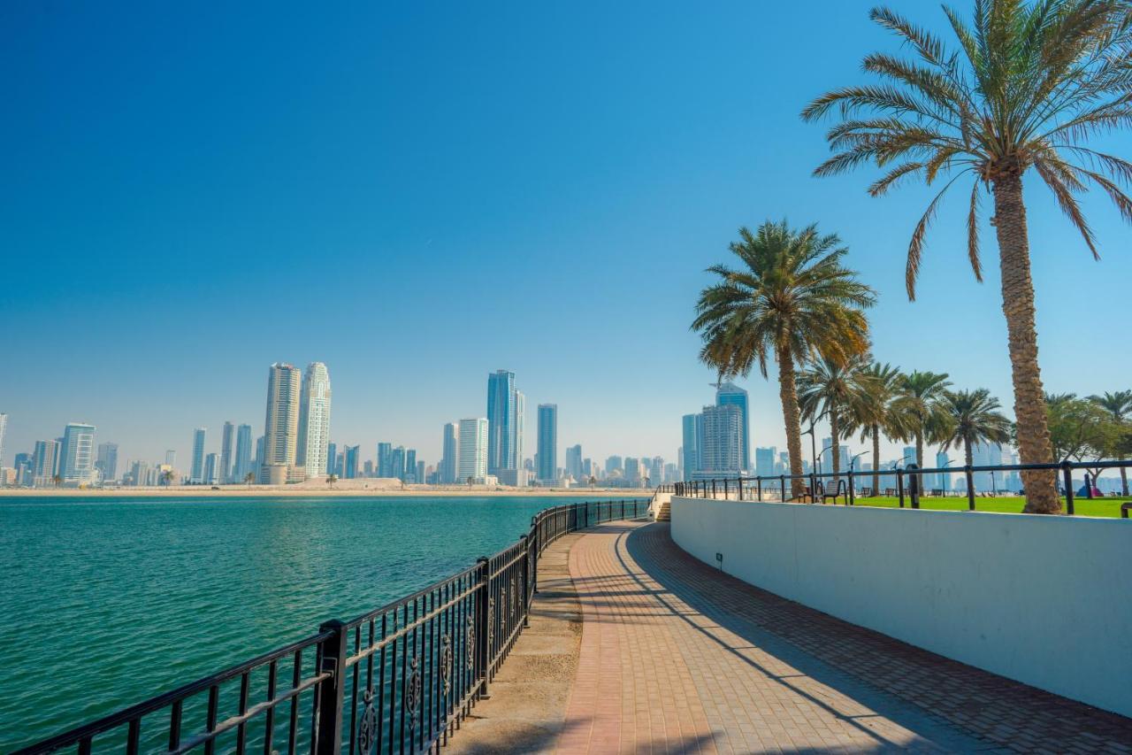 Moevenpick Hotel Apartments Al Mamzar Дубай Екстериор снимка Sharjah